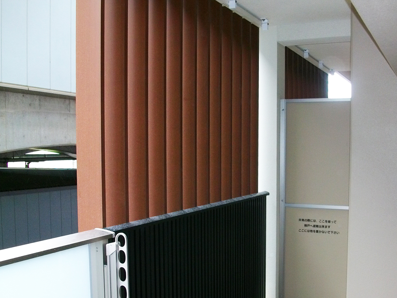 Wチャンネル 白 1200×1820×15(個人様宅配送不可) 表面材がアルミ複合板。 - 4